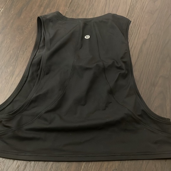 lululemon cropped tank - Picture 2 of 2